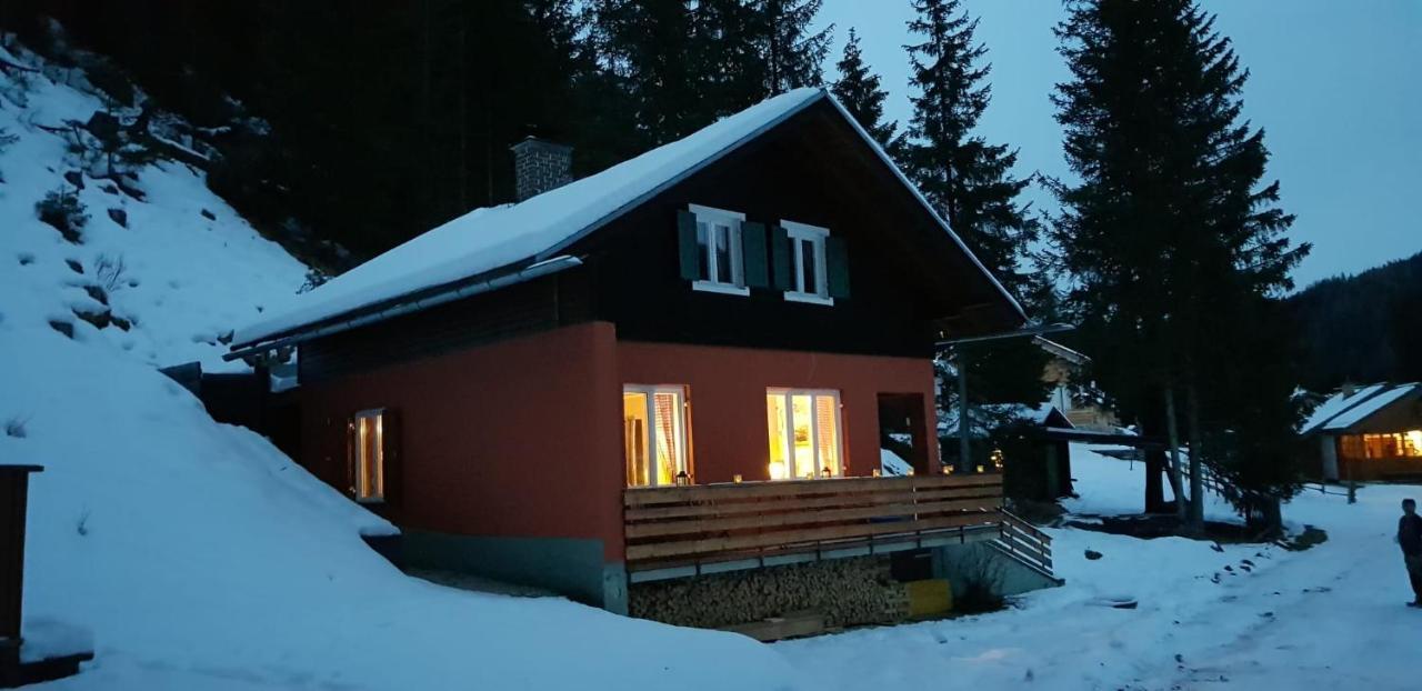 Auszeithuette Villa Flattnitz ภายนอก รูปภาพ