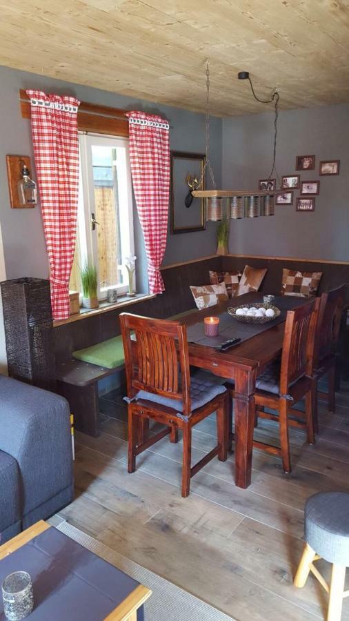Auszeithuette Villa Flattnitz ภายนอก รูปภาพ